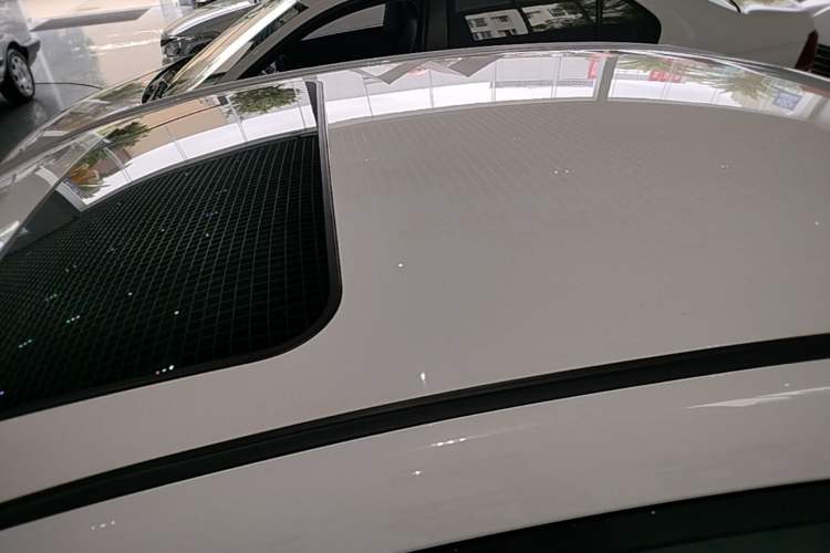 Used Geely Auto Emgrand 2017 Sedan Million Edition 1.5L Manual Upward Connect Version Roof