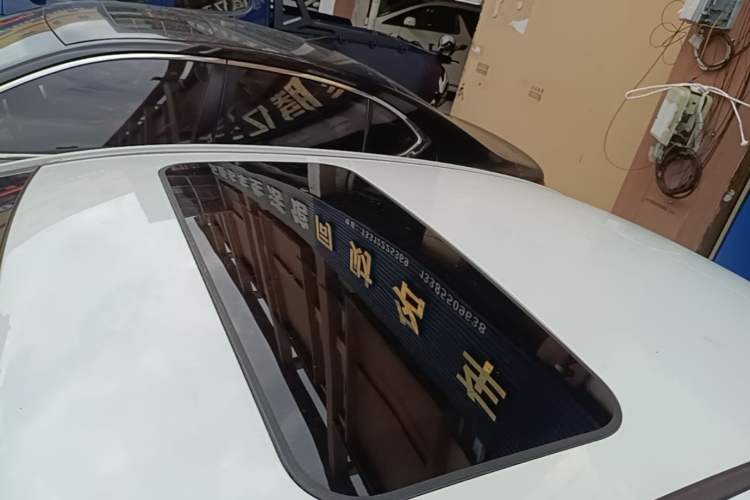 Used Geely Auto Emgrand 2017 Sedan Million Edition 1.5L Manual - Upward Version Roof
