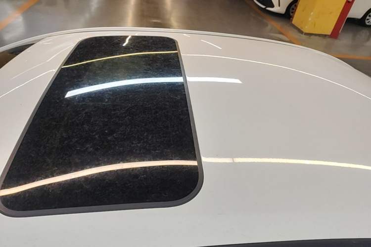 Used Geely Auto Emgrand 2017 Sedan Million Edition 1.5L Manual Upward Connect Version Roof