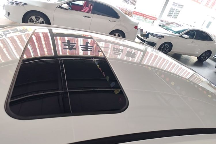 Used Geely Auto Emgrand 2017 Sedan Million Edition 1.5L CVT Upward Version Roof