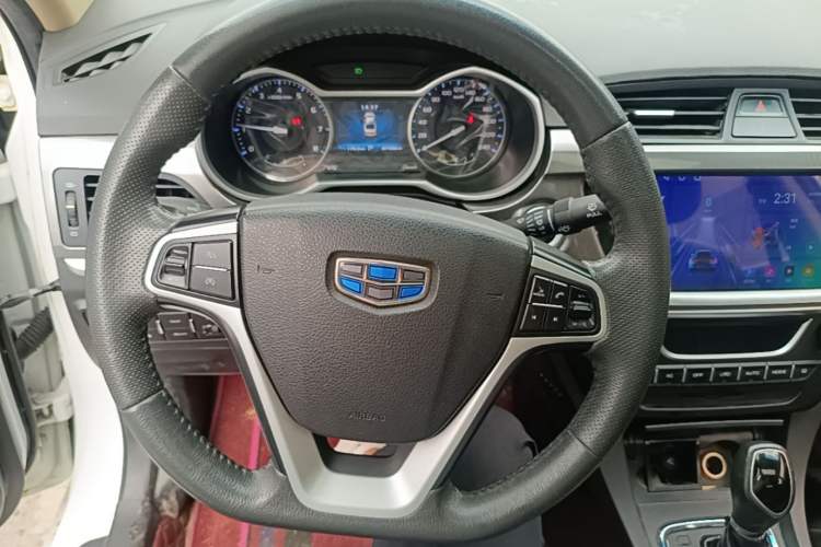 Used Geely Auto Emgrand 2017 Sedan Million Edition 1.5L CVT Upward Version Steering Wheel
