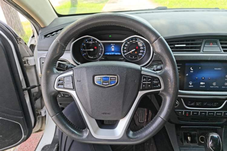Used Geely Auto Emgrand 2017 Hatchback RS Million Edition 1.5L CVT Upward Version Steering Wheel