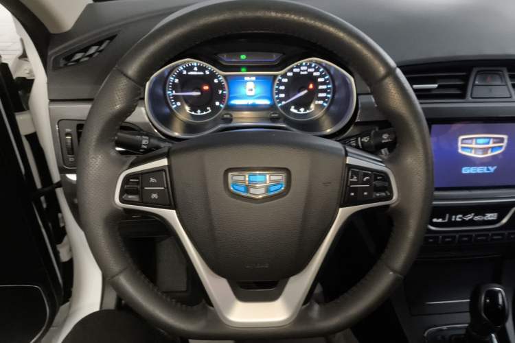 Used Geely Auto Emgrand 2017 Sedan Million Edition 1.5L CVT Upward Version Steering Wheel