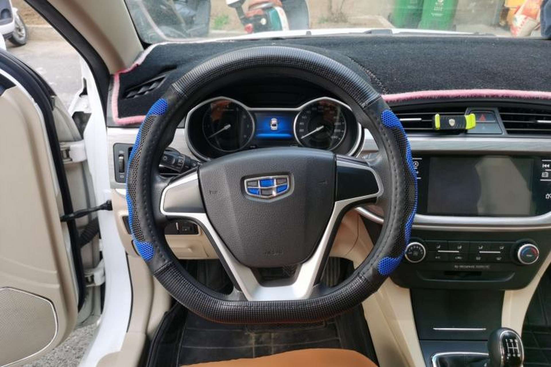 Used Geely Auto Emgrand 2017 Sedan Million Edition 1.5L Manual Fashion Model Steering Wheel