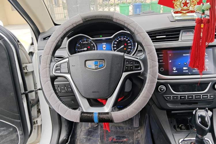 Used Geely Auto Emgrand 2017 Sedan Million Edition 1.5L CVT Upward Version Steering Wheel