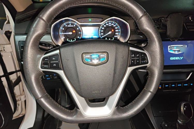 Used Geely Auto Emgrand 2017 Sedan Million Edition 1.5L CVT Upward Version Steering Wheel