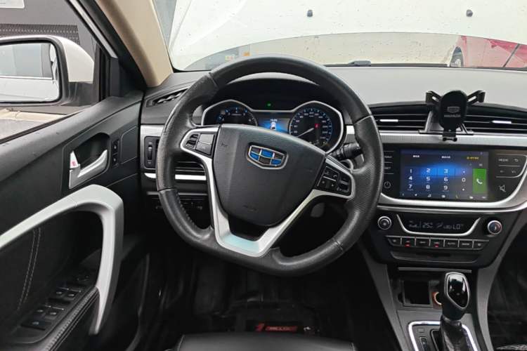 Used Geely Auto Emgrand 2017 Sedan Million Edition 1.5L CVT Upward Version Steering Wheel
