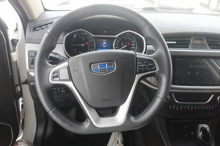 Used Geely Auto Emgrand 2017 Sedan Million Edition 1.5L CVT Upward Version Steering Wheel
