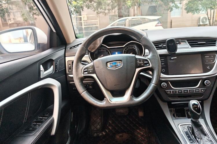 Used Geely Auto Emgrand 2017 Sedan Million Edition 1.5L CVT Luxury Model Steering Wheel