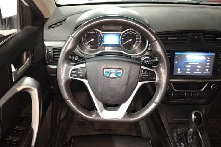 Used Geely Auto Emgrand 2017 Sedan Million Edition 1.5L CVT Upward Version Steering Wheel