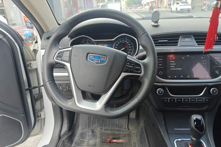 Used Geely Auto Emgrand 2017 Sedan Million Edition 1.5L CVT Upward Version Steering Wheel