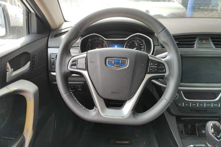 Used Geely Auto Emgrand 2017 Sedan Million Edition 1.5L CVT Upward Version Steering Wheel