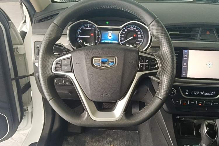 Used Geely Auto Emgrand 2017 Sedan Million Edition 1.5L CVT Upward Connectivity Version Steering Wheel
