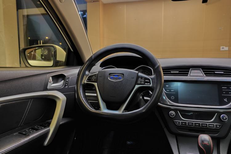 Used Geely Auto Emgrand 2017 Sedan Million Edition 1.5L CVT Upward Version Steering Wheel