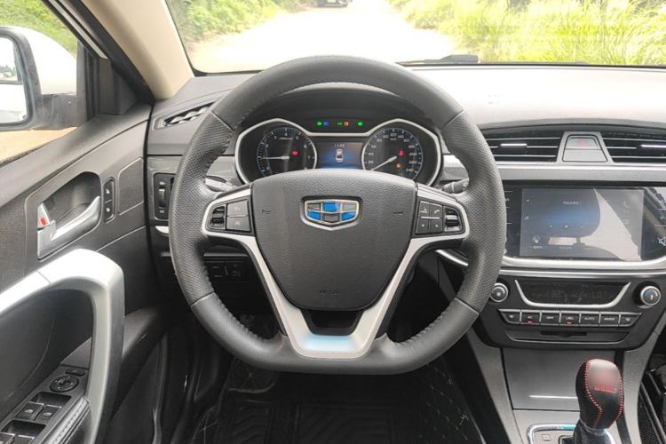 Used Geely Auto Emgrand 2017 Sedan Million Edition 1.5L CVT Upward Version Steering Wheel