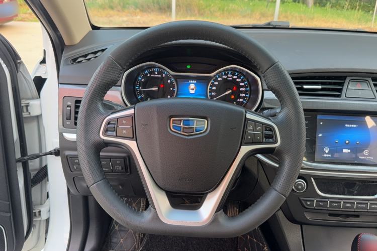 Used Geely Auto Emgrand 2017 Sedan Million Edition 1.5L CVT Upward Version Steering Wheel