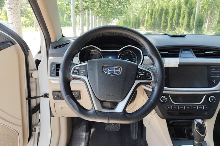 Used Geely Auto Emgrand 2017 Sedan Million Edition 1.5L CVT Luxury Model Steering Wheel