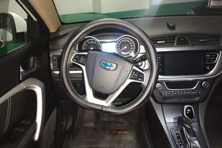 Used Geely Auto Emgrand 2017 Sedan Million Edition 1.5L CVT Upward Connectivity Version Steering Wheel