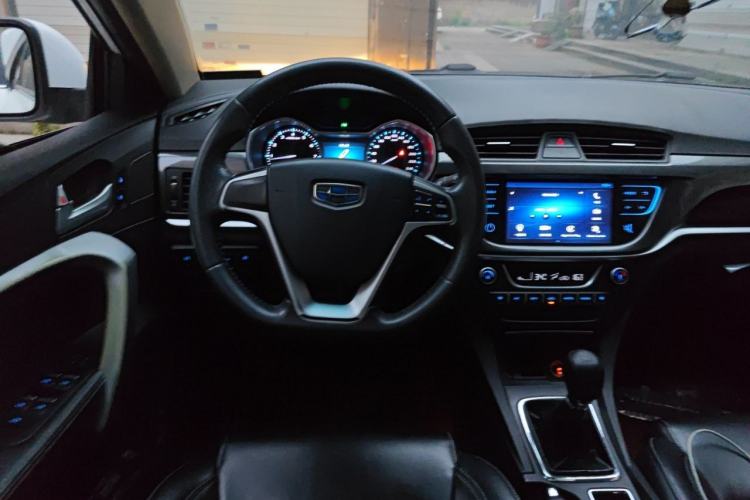 Used Geely Auto Emgrand 2017 Sedan Million Edition 1.5L Manual Luxury Model Steering Wheel
