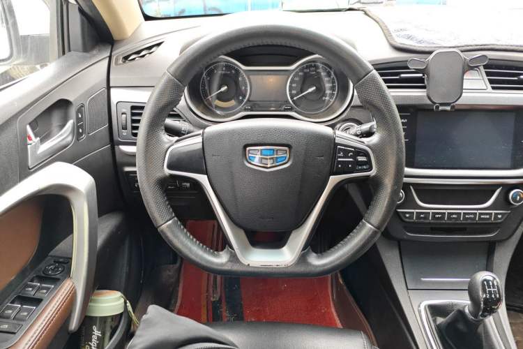 Used Geely Auto Emgrand 2017 Hatchback RS Million Edition 1.5L Manual Upward Version Steering Wheel