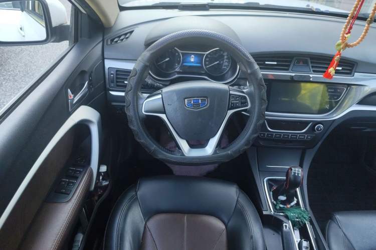 Used Geely Auto Emgrand 2017 Hatchback RS Million Edition 1.5L Manual Upward Version Steering Wheel