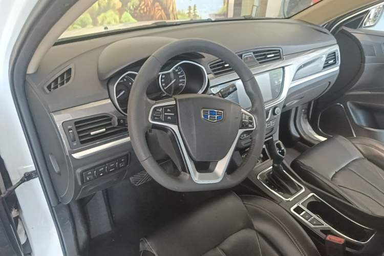 Used Geely Auto Emgrand 2017 Sedan Million Edition 1.5L CVT Upward Version Steering Wheel
