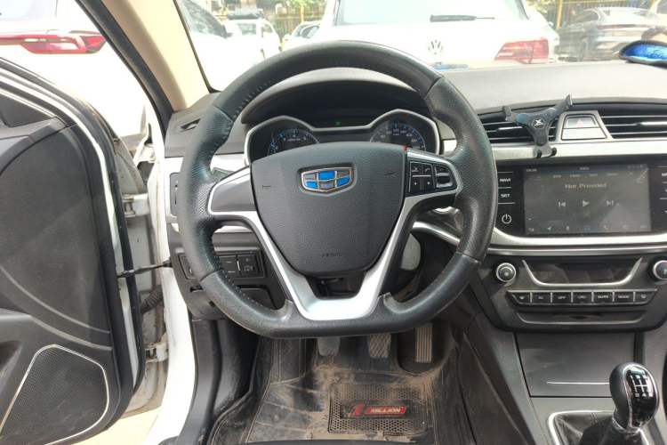 Used Geely Auto Emgrand 2017 Sedan Million Edition 1.5L Manual Upward Connect Version Steering Wheel