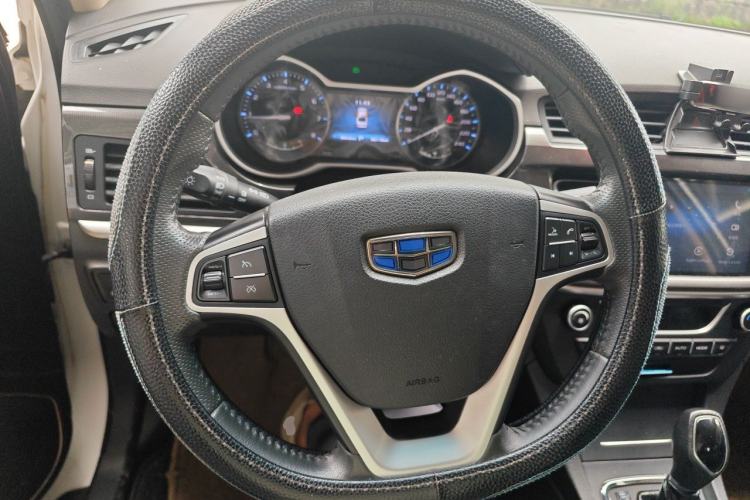 Used Geely Auto Emgrand 2017 Sedan Million Edition 1.5L CVT Upward Version Steering Wheel