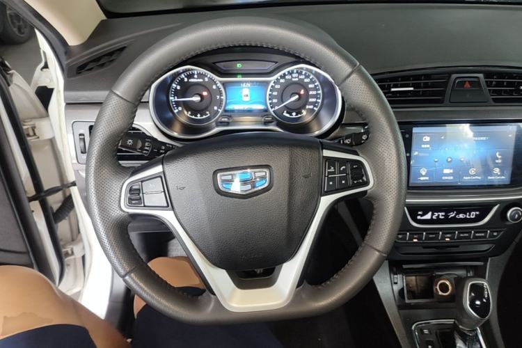 Used Geely Auto Emgrand 2017 Sedan Million Edition 1.5L CVT Upward Version Steering Wheel