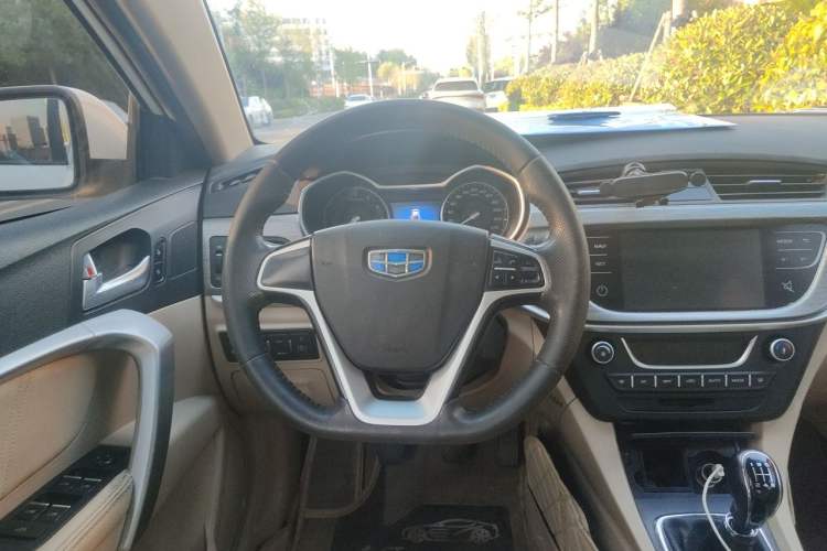Used Geely Auto Emgrand 2017 Sedan Million Edition 1.5L Manual Luxury Model Steering Wheel