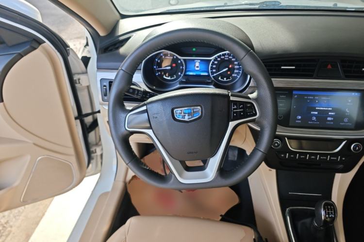 Used Geely Auto Emgrand 2017 Sedan Million Edition 1.5L Manual Luxury Model Steering Wheel
