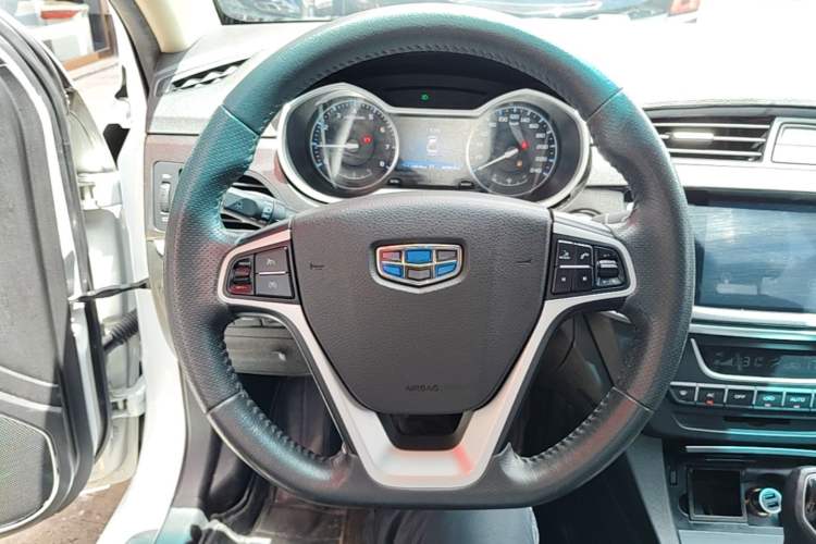 Used Geely Auto Emgrand 2017 Sedan Million Edition 1.5L CVT Upward Version Steering Wheel