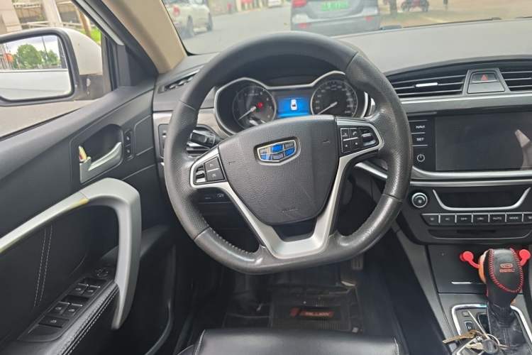 Used Geely Auto Emgrand 2017 Sedan Million Edition 1.5L CVT Upward Version Steering Wheel