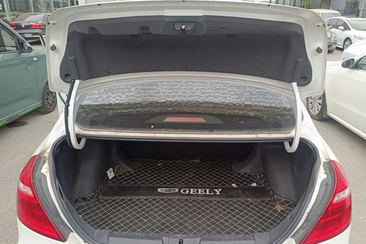 Used Geely Auto Emgrand 2017 Sedan Million Edition 1.5L CVT Upward Version Trunk