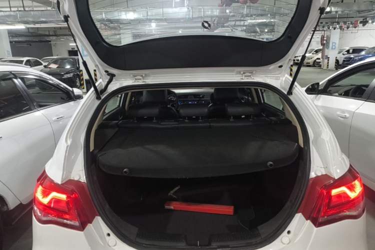 Used Geely Auto Emgrand 2017 Hatchback RS Million Edition 1.5L Manual Upward Version Trunk