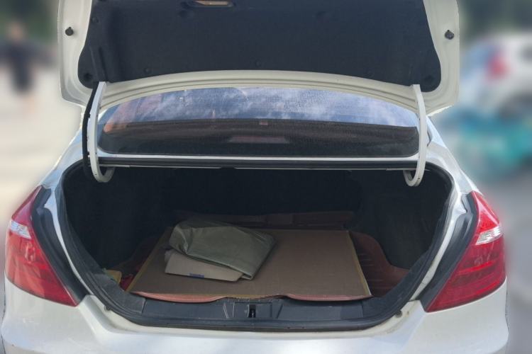 Used Geely Auto Emgrand 2017 Sedan Million Edition 1.5L Manual Upward Connect Version Trunk