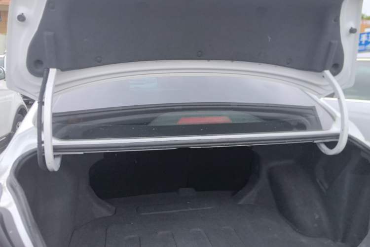 Used Geely Auto Emgrand 2017 Sedan Million Edition 1.5L Manual - Upward Version Trunk