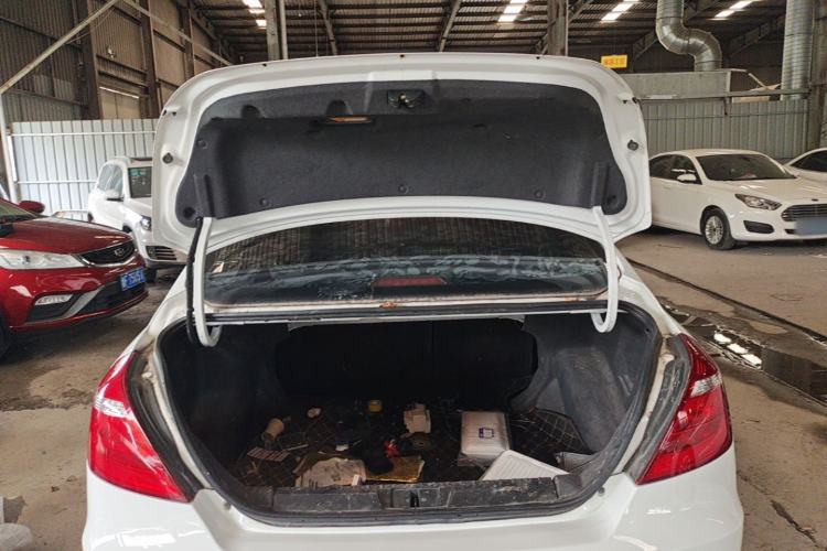 Used Geely Auto Emgrand 2017 Sedan Million Edition 1.5L CVT Upward Connectivity Version Trunk