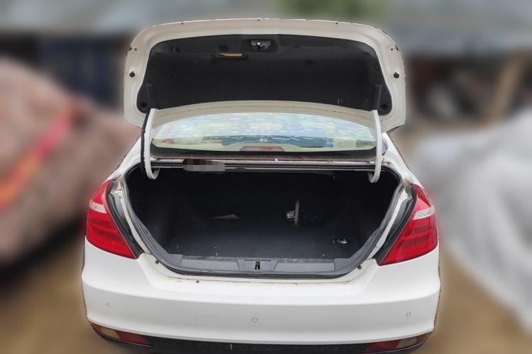 Used Geely Auto Emgrand 2017 Sedan Million Edition 1.5L Manual Luxury Model Trunk