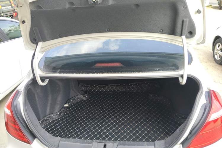 Used Geely Auto Emgrand 2017 Sedan Million Edition 1.5L CVT Upward Version Trunk