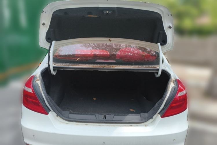 Used Geely Auto Emgrand 2017 Sedan Million Edition 1.5L Manual Upward Connect Version Trunk