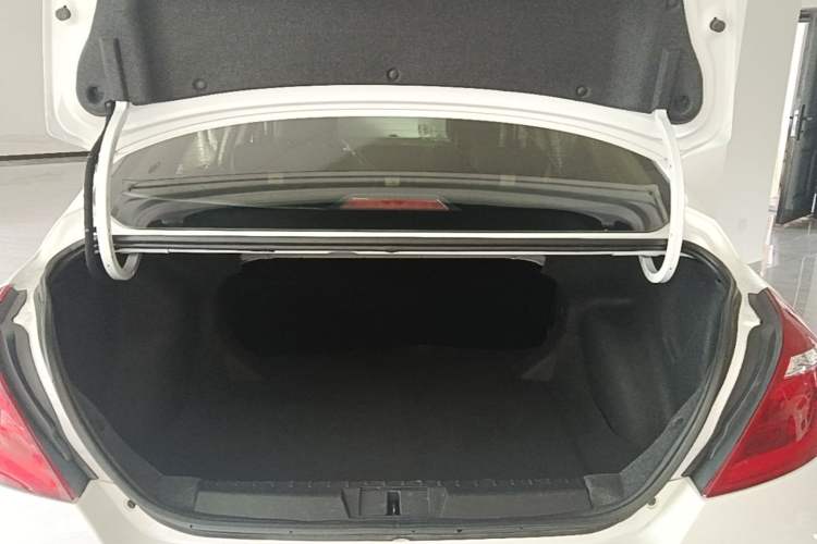 Used Geely Auto Emgrand 2017 Sedan Million Edition 1.5L CVT Upward Connectivity Version Trunk