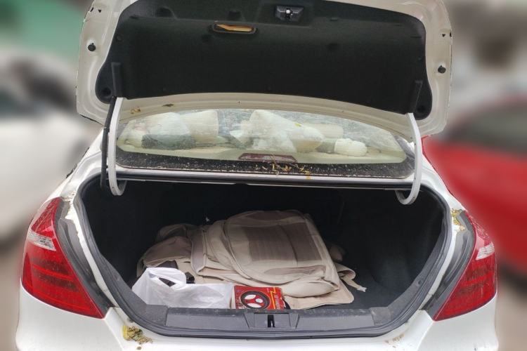Used Geely Auto Emgrand 2017 Sedan Million Edition 1.5L Manual Luxury Model Trunk