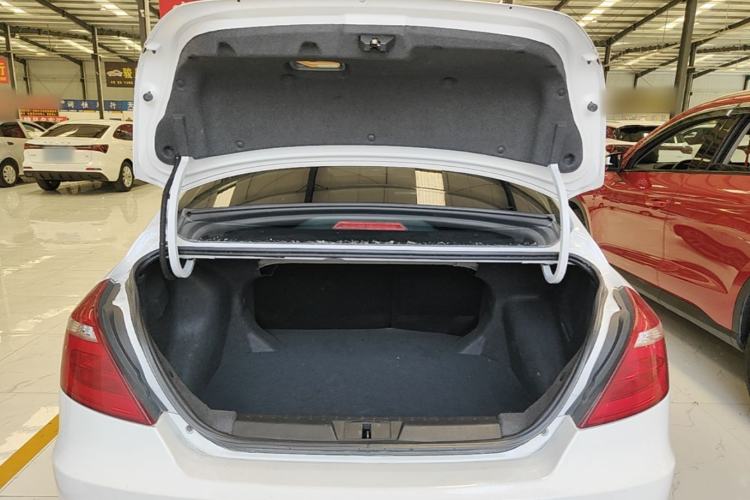 Used Geely Auto Emgrand 2017 Sedan Million Edition 1.5L Manual Upward Connect Version Trunk