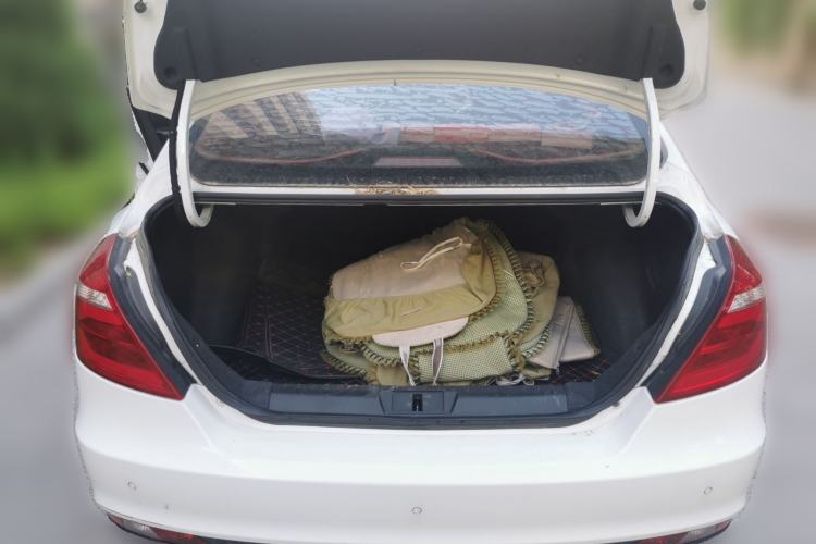 Used Geely Auto Emgrand 2017 Sedan Million Edition 1.5L CVT Upward Version Trunk
