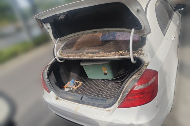 Used Geely Auto Emgrand 2017 Sedan Million Edition 1.5L Manual Upward Connect Version Trunk