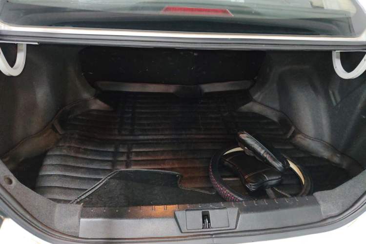 Used Geely Auto Emgrand 2017 Sedan Million Edition 1.5L Manual - Upward Version Trunk