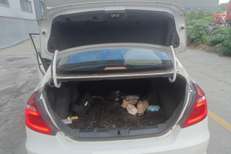 Used Geely Auto Emgrand 2017 Sedan Million Edition 1.5L CVT Upward Version Trunk