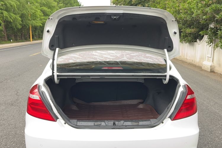 Used Geely Auto Emgrand 2017 Sedan Million Edition 1.5L Manual - Upward Version Trunk