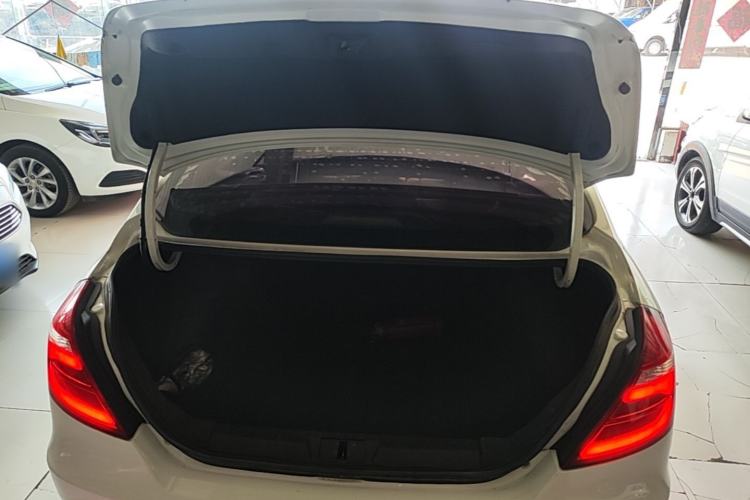 Used Geely Auto Emgrand 2017 Sedan Million Edition 1.5L Manual - Upward Version Trunk